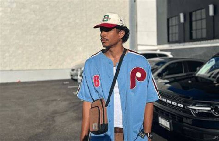 
Darius Pridgen Height, Weight, Net Worth, Age, Birthday, Wikipedia, Who, Instagram, Biography 