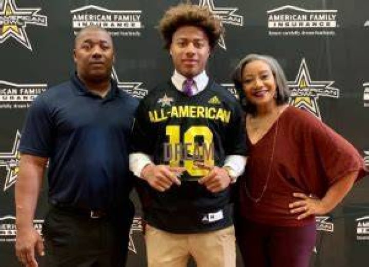 
Is Derek Stingley Jr Related To Darryl Stingley? Everything On His Parents Siblings And Girlfriend 