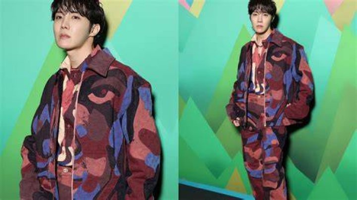 
J-Hope gives an inside look at his experience at Louis Vuitton’s Fall Show in Paris 