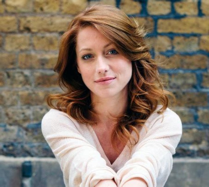 
Who Is Niamh Walsh Boyfriend? Dating Life And Relationship Details About The Actress 